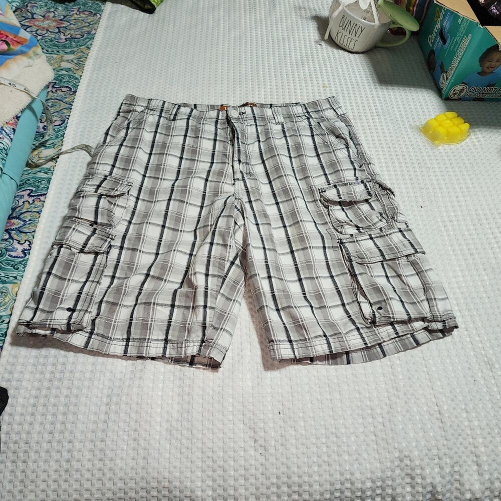 LEE DUNGAREES EUC MENS SIZE 36 PLAID CARGO SHORTS